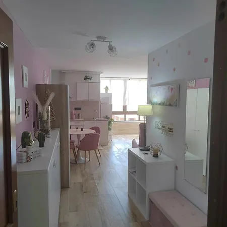 Bright With Sea View, Fuengirola, 50 M², Pool Апартаменты *