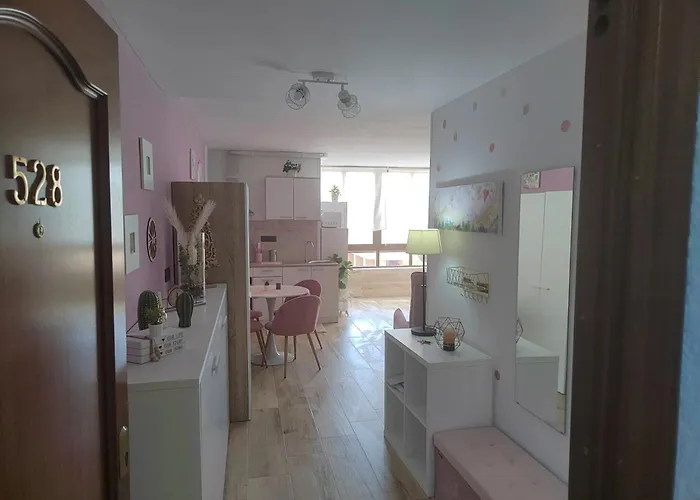 Bright With Sea View, Fuengirola, 50 M², Pool Apartment *